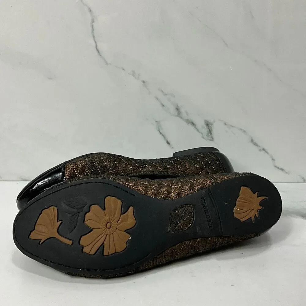 Born women’s metallic